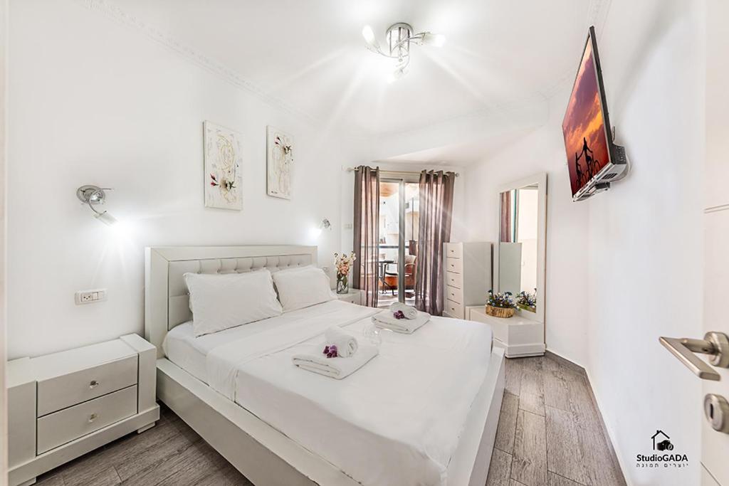Kings & Queens By The Lake Tiberias Exterior photo